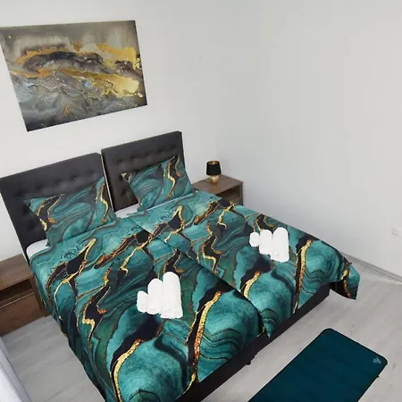 Villa Commodious House In With 5 Bedrooms