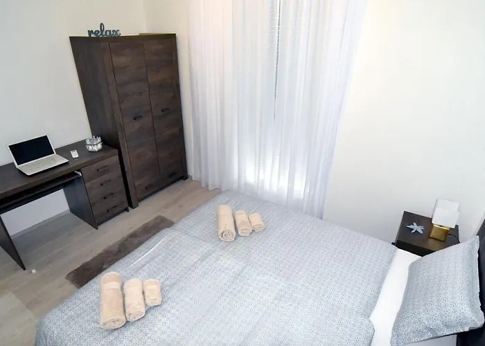 Commodious House In With 5 Bedrooms * Rijeka