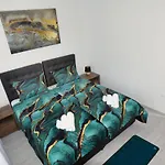 Villa Commodious House In With 5 Bedrooms