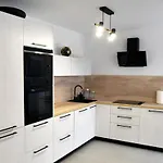 Commodious House In With 5 Bedrooms Rijeka