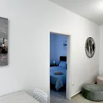 Commodious House In With 5 Bedrooms *