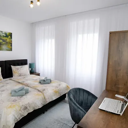 Commodious House In With 5 Bedrooms * Rijeka